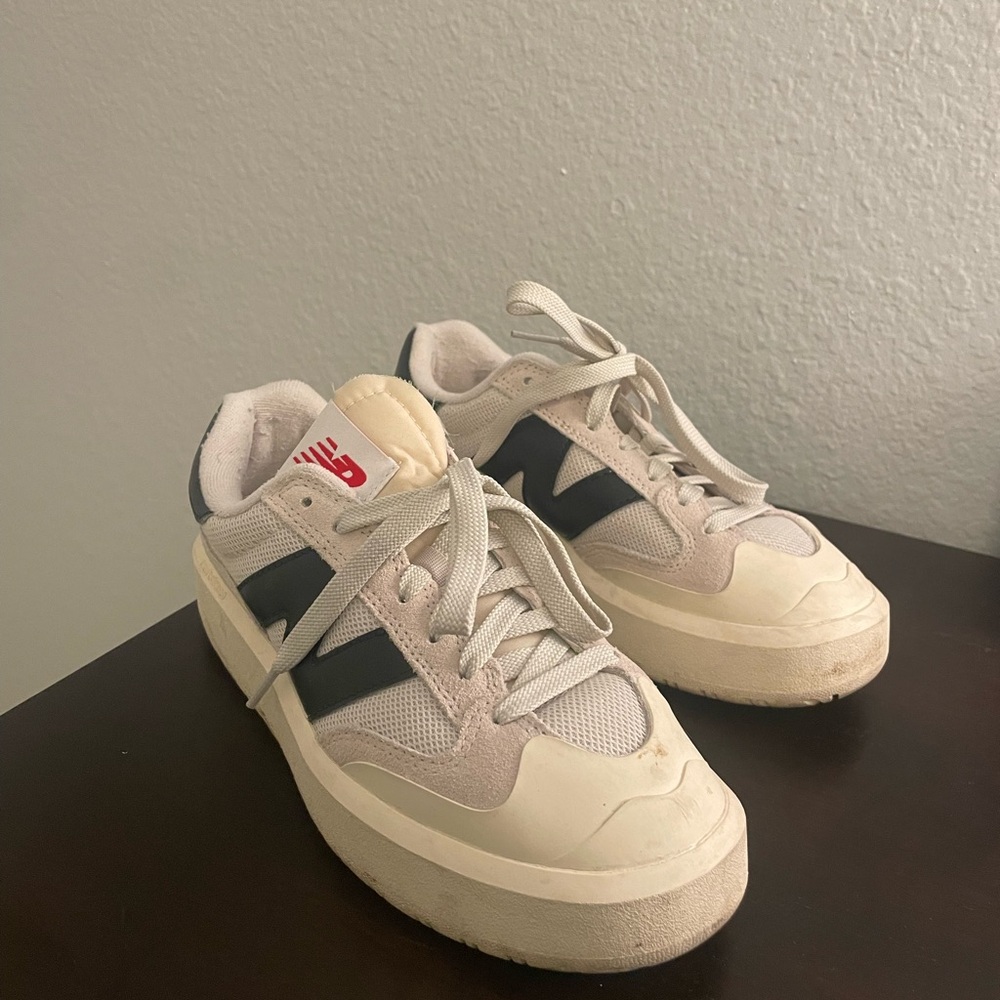 New balance women’s 7.5 CT302